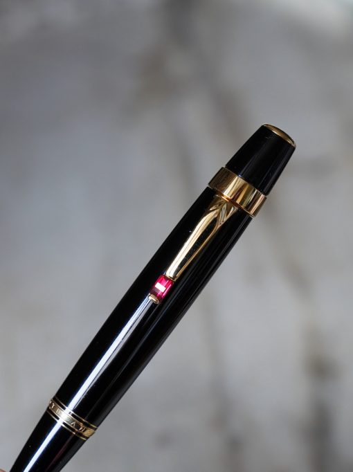 STYLO BILLE MONTBLANC BOHEME RESINE NOIRE & PL. OR - PIERRE ROUGE
