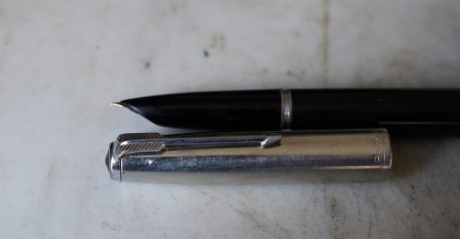 STYLO PLUME PARKER 51 SPECIAL EN RESINE NOIRE - CAPUCHON CHROME - MADE IN U.S.A.