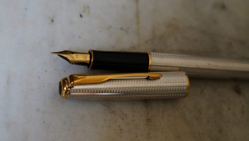 STYLO PLUME PARKER SONNET METAL GUILLOCHE - PLUME EN OR MASSIF 18 CARATS