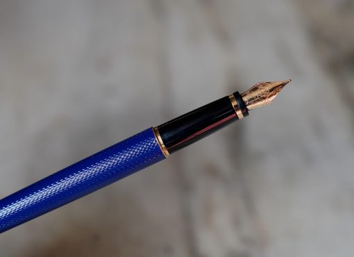 STYLO PLUME WATERMAN PREFACE LAQUE BLEUE GUILLOCHEE - PLUME EN OR MASSIF 18 CTS