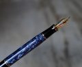 STYLO PLUME PARKER DUOFOLD CENTENNIAL BLEU MARBRE PREMIERE GENERATION - PLUME EN OR MASSIF 18 CARATS – Image 2