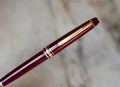STYLO BILLE MONTBLANC MEISTERSTÜCK EN RESINE BORDEAUX & PL. OR 18 CARATS – Image 2