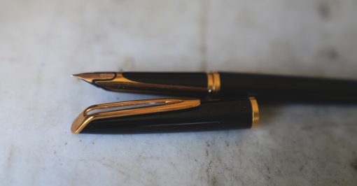 STYLO PLUME WATERMAN CF EN LAQUE NOIRE - PLUME EN OR MASSIF 18 CARATS - MOYENNE