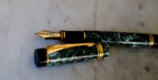 STYLO PLUME PARKER DUOFOLD CENTENNIAL VERT MARBRE - PLUME EN OR MASSIF 18 CARATS