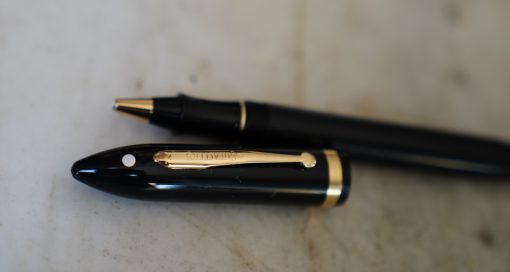 STYLO ROLLER SHEAFFER BALANCE EN RESINE NOIRE & PL. OR 18 CARATS