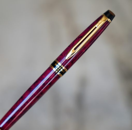 STYLO ROLLER WATERMAN EXPERT EN LAQUE ROUGE MARBREE & PL. OR 18 CARATS