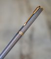 STYLO PLUME PARKER PREMIER EN ARGENT MASSIF 925 - FINITION QUADRILLEE - PLUME EN OR MASSIF 18 CARATS – Image 2