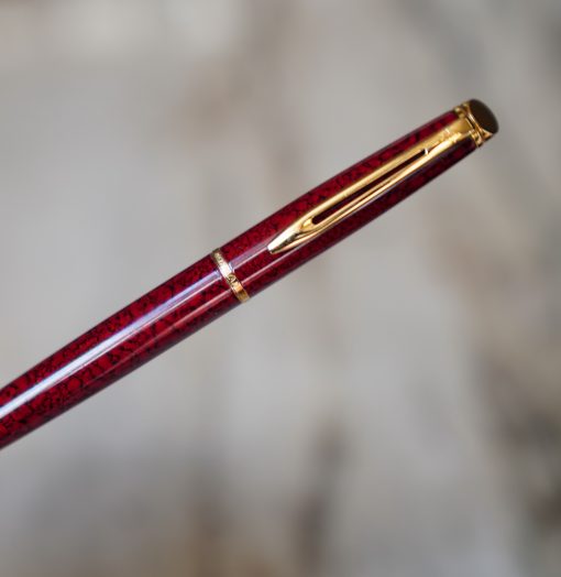 STYLO ROLLER WATERMAN HEMISPHERE EN LAQUE ROUGE MARBREE & PL. OR 18 CARATS