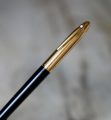 STYLO PLUME SHEAFFER CREST RESINE NOIRE & PL. OR - PLUME OR MASSIF 18 CARATS – Image 2