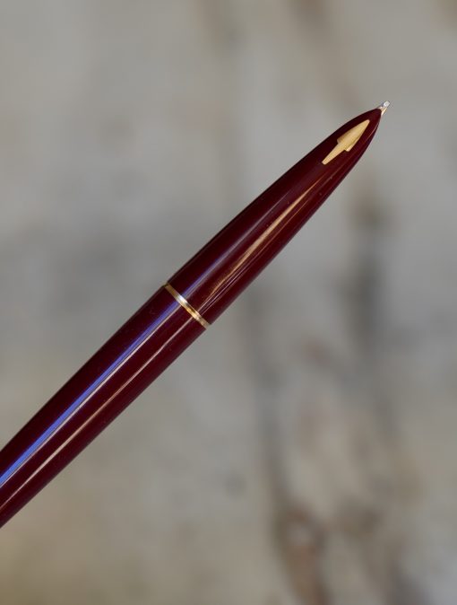 STYLO PLUME PARKER 61 RESINE BORDEAUX CAPUCHON PL. OR - RARE VERSION