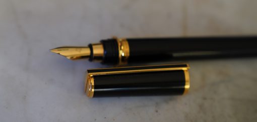 STYLO PLUME S.T. DUPONT MONTPARNASSE XL LAQUE NOIRE - PLUME OR MASSIF 18 CARATS
