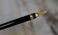 STYLO PLUME S.T. DUPONT MONTPARNASSE XL LAQUE NOIRE - PLUME OR MASSIF 18 CARATS – Image 2