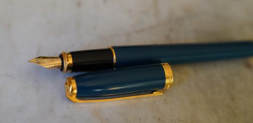 STYLO PLUME S.T. DUPONT FIDELIO EN LAQUE BLEU CANARD - PLUME OR MASSIF 14 CARATS