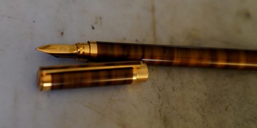 STYLO PLUME S.T DUPONT GATSBY LAQUE DE CHINE BRUNE ANNELEE - PLUME OR 18 CARATS