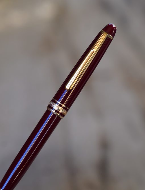 STYLO BILLE MONTBLANC MEISTERSTÜCK EN RESINE BORDEAUX & PL. OR 18 CARATS