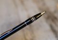 STYLO BILLE MONTBLANC STARWALKER EN RESINE NOIRE - FINITION PLATINUM – Image 2