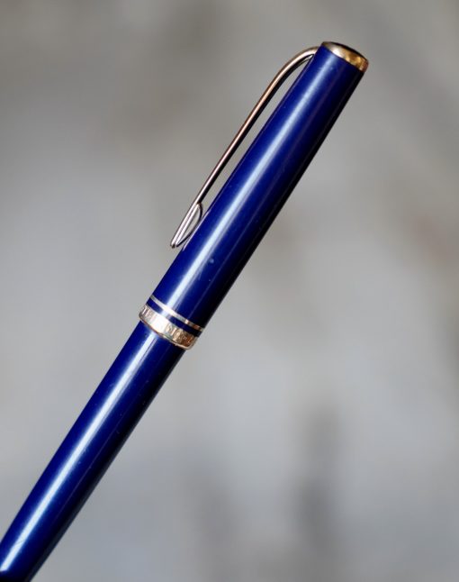 STYLO BILLE MONTBLANC GENERATION EN RESINE BLEU NUIT & PL. OR 18 CARATS