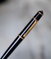 MAGNIFIQUE STYLO BILLE CARTIER DIABOLO EN RESINE NOIRE & PL. OR - CABOCHON PIERRE BLEUE – Image 2