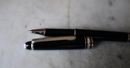 STYLO ROLLER MONTBLANC MEISTERSTÜCK RESINE NOIRE- FINITION PLATINUM