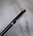 STYLO ROLLER MONTBLANC MEISTERSTÜCK RESINE NOIRE- FINITION PLATINUM – Image 2
