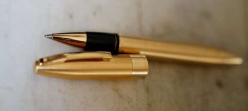 STYLO ROLLER SHEAFFER LEGACY HERITAGE EN METAL BROSSE PL. OR 18 CARATS