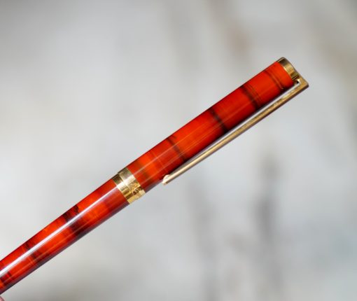 STYLO PLUME S.T DUPONT LAQUE DE CHINE ROUGE ANNELEE - PLUME OR 18 CARATS