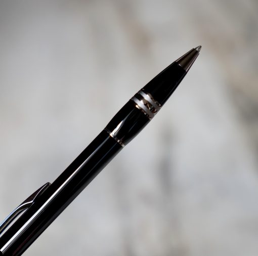 STYLO BILLE MONTBLANC STARWALKER EN RESINE NOIRE- FINITION ULTRA BLACK