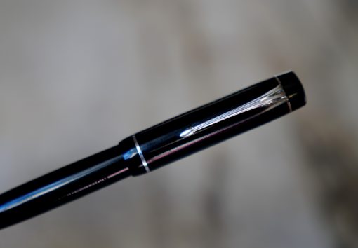 STYLO PLUME MONTBLANC A PISTON EN RESINE NOIRE DES ANNEES 1940- PLUME METAL