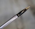 STYLO PLUME SHEAFFER TARGA PL. ARGENT STRIE - PLUME EN OR MASSIF 14 CARATS - TAILLE LARGE – Image 2