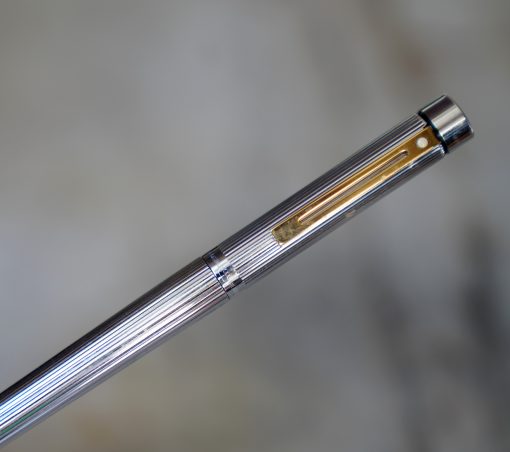 STYLO PLUME SHEAFFER TARGA PL. ARGENT STRIE - PLUME EN OR MASSIF 14 CARATS - TAILLE LARGE