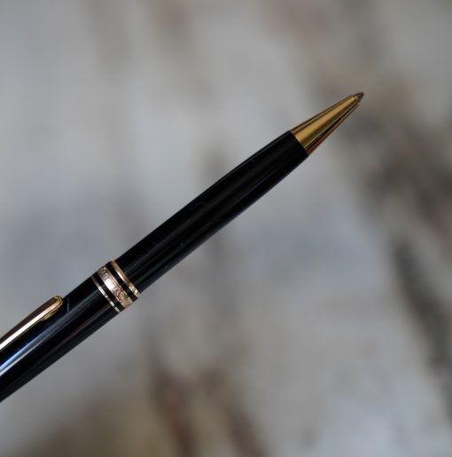 STYLO BILLE MONTBLANC MEISTERSTÜCK EN RESINE NOIRE & PL. OR 18 CARATS