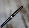 STYLO BILLE MONTBLANC MEISTERSTÜCK EN RESINE NOIRE & PL. OR 18 CARATS – Image 2