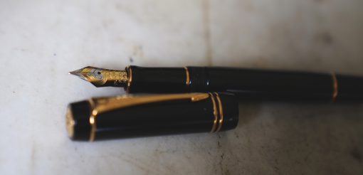 STYLO PLUME PARKER DUOFOLD MINI EN RESINE NOIRE - PLUME OR MASSIF 18 CARATS - 115 MM