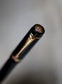 STYLO PLUME PARKER DUOFOLD MINI EN RESINE NOIRE - PLUME OR MASSIF 18 CARATS - 115 MM – Image 2