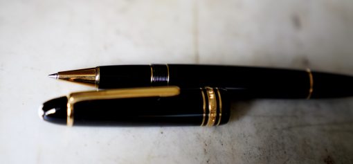 STYLO ROLLER MONTBLANC MEISTERSTÜCK LE GRAND EN RESINE NOIRE & PL. OR 18 CARATS