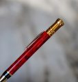 STYLO BILLE PARKER DUOFOLD EN RESINE ROUGE MARBRE & PL. OR 18 CARATS – Image 2
