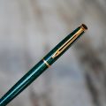 STYLO ROLLER WATERMAN HEMISPHERE EN LAQUE VERTE MARBREE & PL. OR 18 CARATS – Image 2