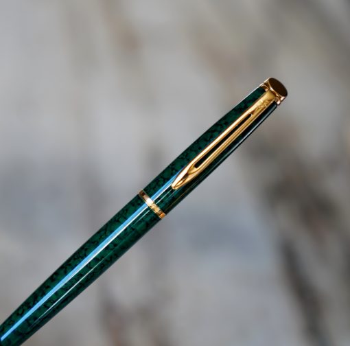 STYLO ROLLER WATERMAN HEMISPHERE EN LAQUE VERTE MARBREE & PL. OR 18 CARATS