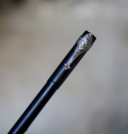 STYLO PLUME WATERMAN 54 A LEVIER - EN EBONITE NOIRE - AGRAFE VISAGE ORNE DE LAURIERS