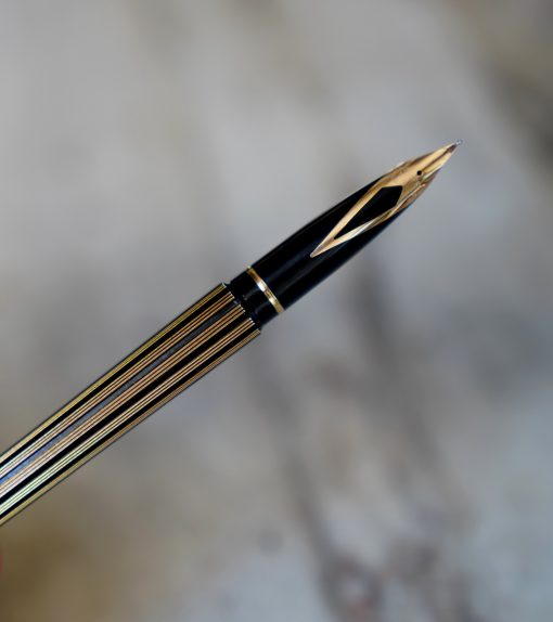 STYLO PLUME SHEAFFER TARGA - REGENCY STRIPES - PLUME EN OR MASSIF 14 CARATS