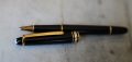 STYLO ROLLER MONTBLANC MEISTERSTÜCK EN RESINE NOIRE & FINITION PL. OR 18 CARATS – Image 2