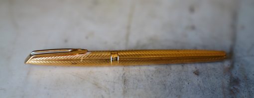 STYLO PLUME WATERMAN CF PL. OR FINITION CHEVRONS - PLUME EN OR MASSIF 18 CARATS