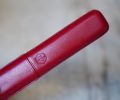 WATERMAN -ETUI A STYLOS OU CIGARES EN CUIR BORDEAUX FINITION GRAINEE - UNE PLACE – Image 2