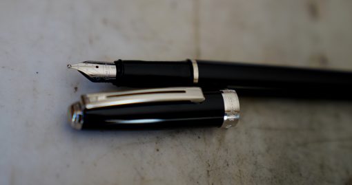 STYLO PLUME SHEAFFER PRELUDE EN LAQUE NOIRE & PLATINUM - PLUME METAL B - LARGE
