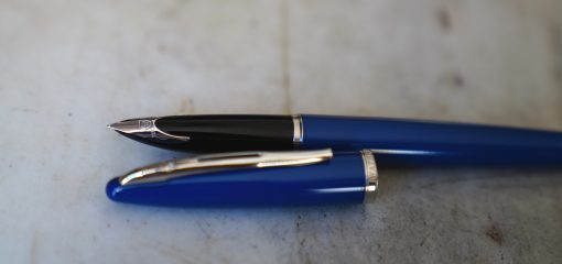 STYLO PLUME WATERMAN CARENE EN LAQUE BLEU MOYEN - PLUME OR MASSIF 18 CARATS