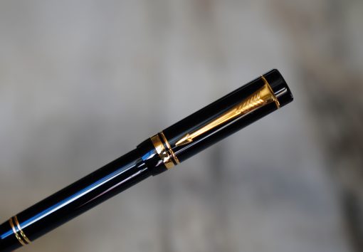 STYLO ROLLER PARKER DUOFOLD EN RESINE NOIRE & METAL PL. OR 18 CARATS
