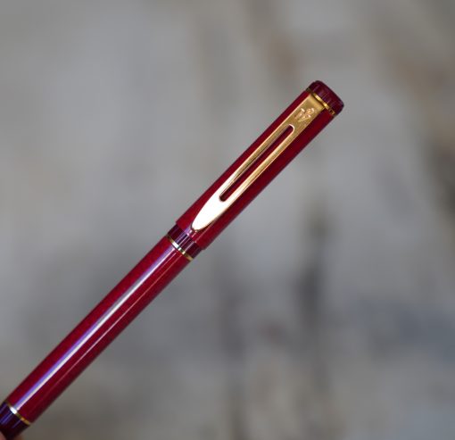 STYLO BILLE WATERMAN CENTURION EN RESINE ROUGE & PL. OR