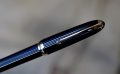 STYLO ROLLER LOUIS CARTIER EN RESINE NOIRE CANNELEE FINITION PLATINUM – Image 2