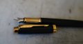 STYLO ROLLER PARKER - FINITION METAL & RESINE MOTIF DE TRIANGLES NOIRS & PL. OR – Image 2