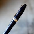 STYLO PLUME OMAS 360 RESINE NOIRE - PLUME OR MASSIF 18 CARATS- TAILLE M - GRANDE VERSION – Image 14